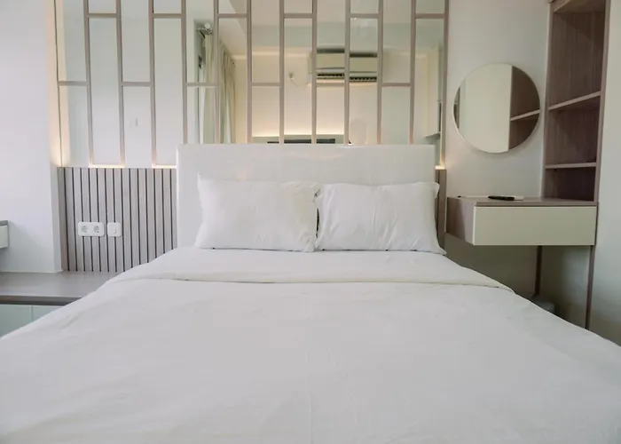 Homey And Cozy Stay Studio Belmont Residence Puri Apartement By Travelio