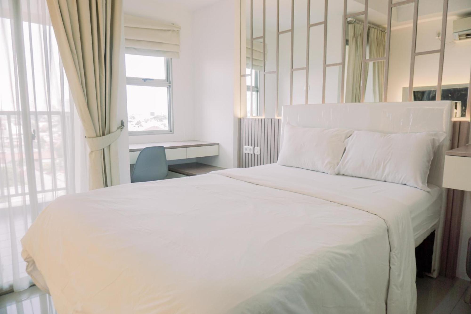 Homey And Cozy Belmont Puri By Travelio * Jakarta
