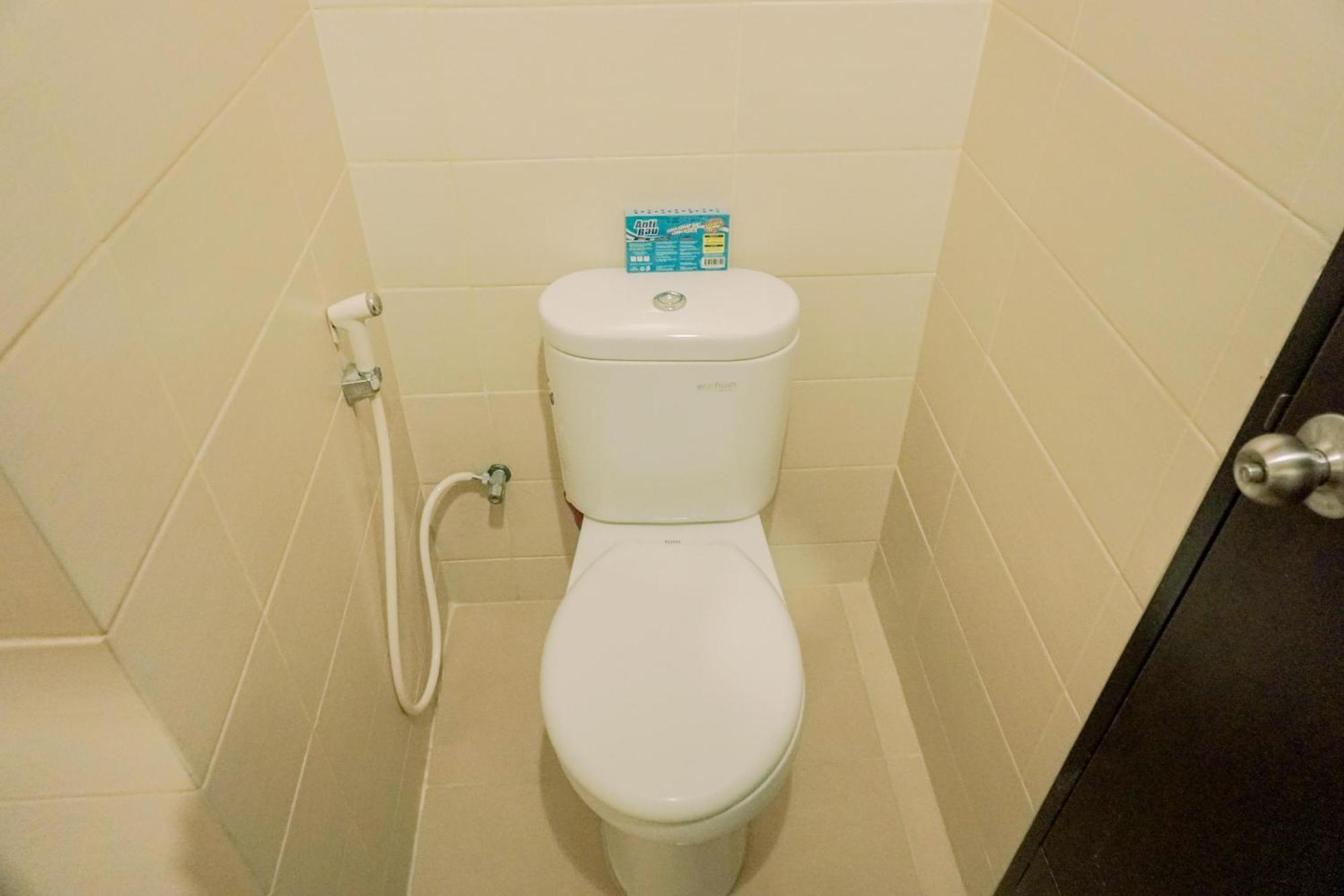 Homey And Cozy Belmont Puri By Travelio Apartment