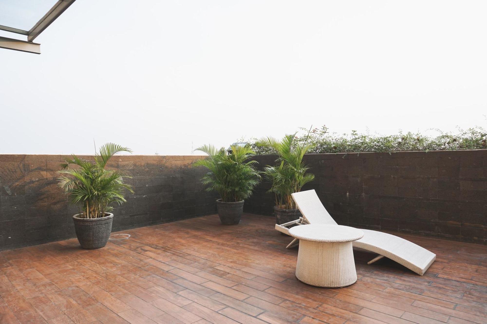Homey And Cozy Belmont Puri By Travelio * Jakarta